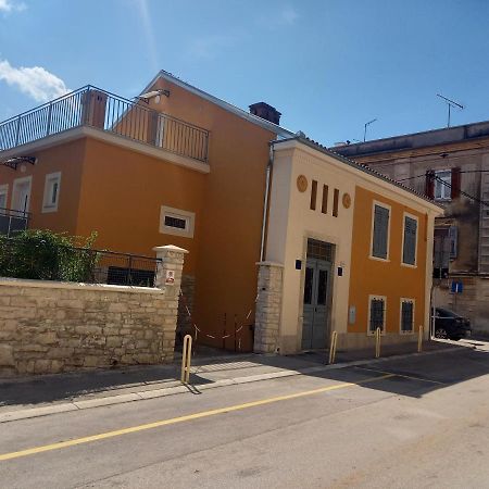 Oskar Amphitheater Apartments And Rooms With Free Parking PUY 외부 사진