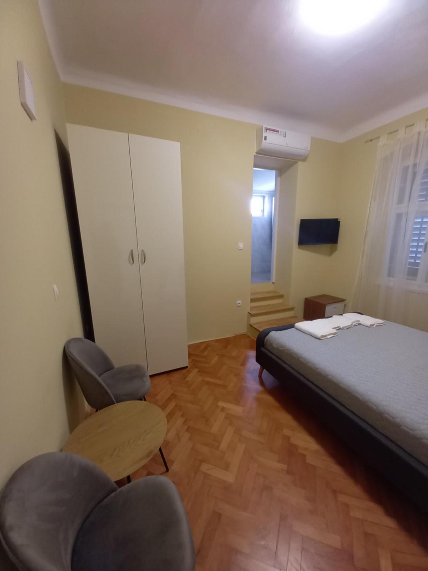 Oskar Amphitheater Apartments And Rooms With Free Parking PUY 객실 사진